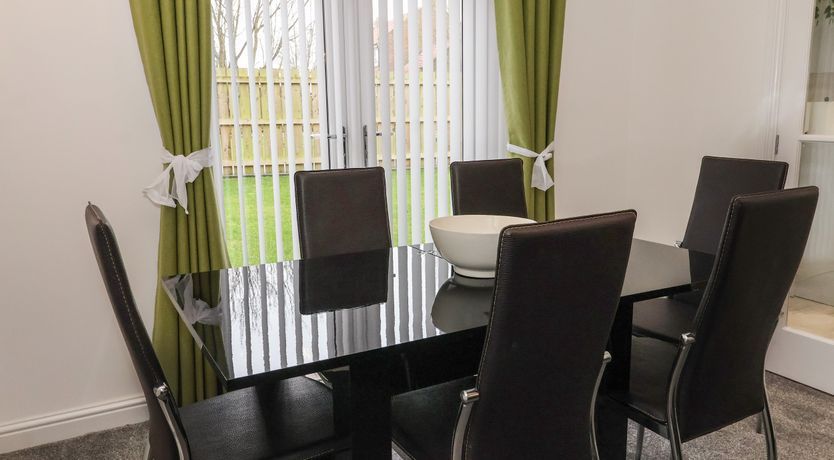 Photo of 4 Manor Garth