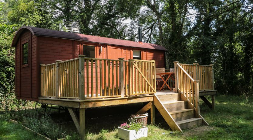 Photo of The Foxes Den Shepherds Hut