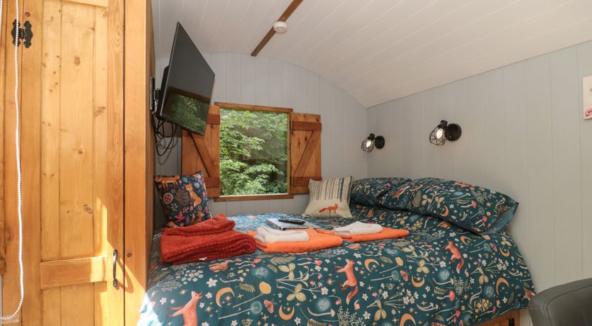 Photo of The Foxes Den Shepherds Hut