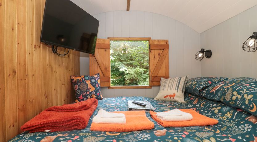 Photo of The Foxes Den Shepherds Hut