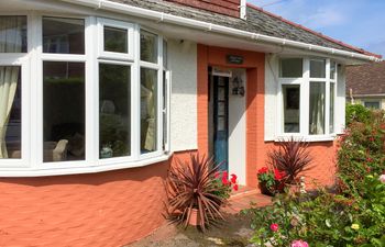 Ewenny  Cottage Holiday Home