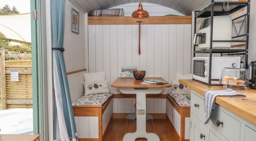 Photo of Burr 1 Shepherds Hut