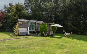 Photo of Burr 1 Shepherds Hut