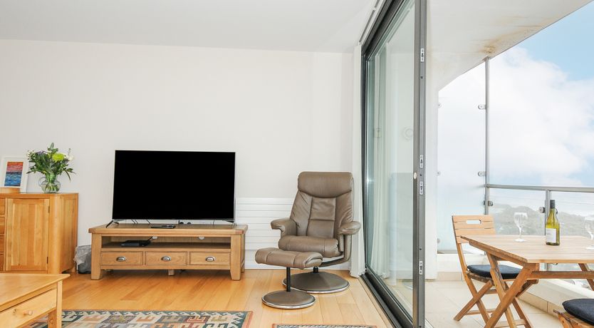 Photo of 2 Horizon View