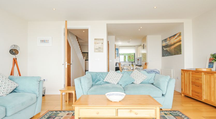 Photo of 2 Horizon View