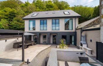 Caerffynnon House Holiday Home