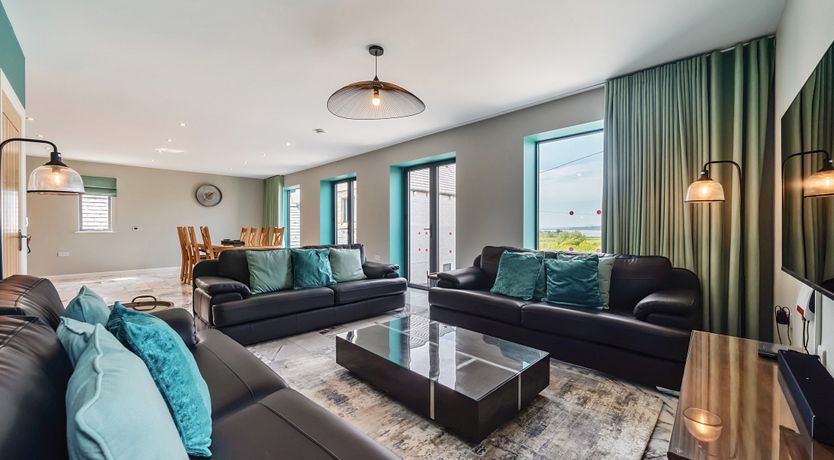 Photo of Caerffynnon House