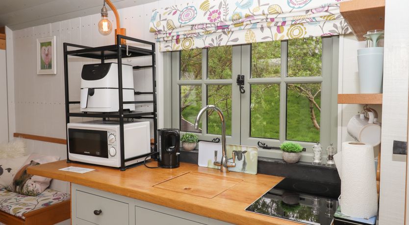 Photo of Burr 2 Shepherds Hut