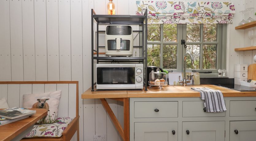 Photo of Burr 2 Shepherds Hut