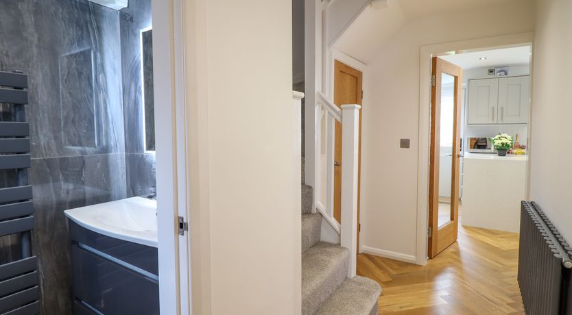 Photo of 2 Ty Newydd