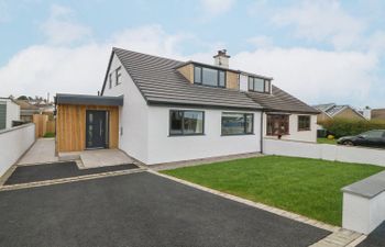 11 Capel Farm Holiday Home