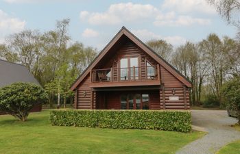 Cedar Holiday Home