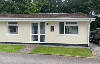 Beekeepers Cottage Holiday Home