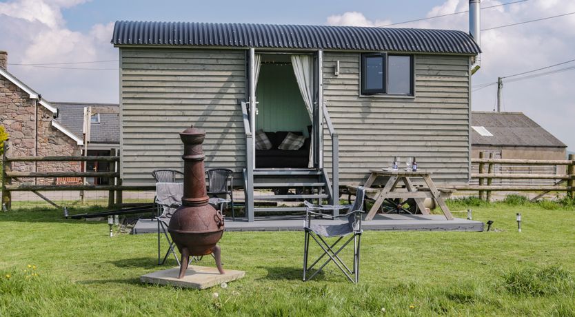 Photo of Cwtch Winnie Shepherds Hut