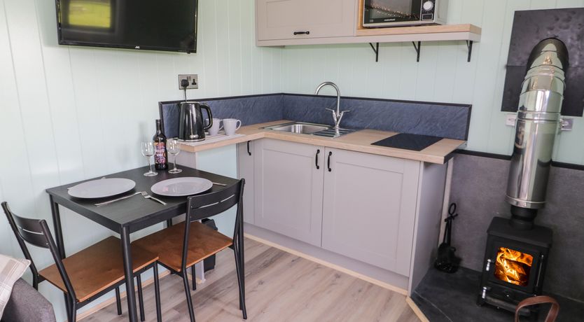 Photo of Cwtch Winnie Shepherds Hut