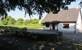 Photo of Kinvara Village 5 Bedr Cottage
