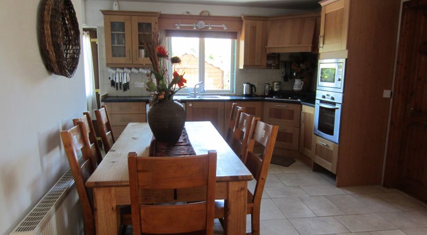 Photo of Kinvara Village 5 Bedr Cottage