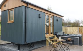 Photo of Dam View Shepherds Hut