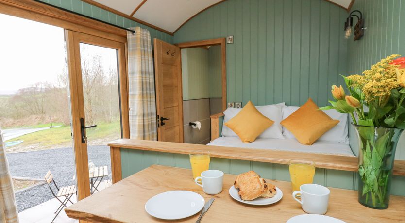Photo of Dam View Shepherds Hut