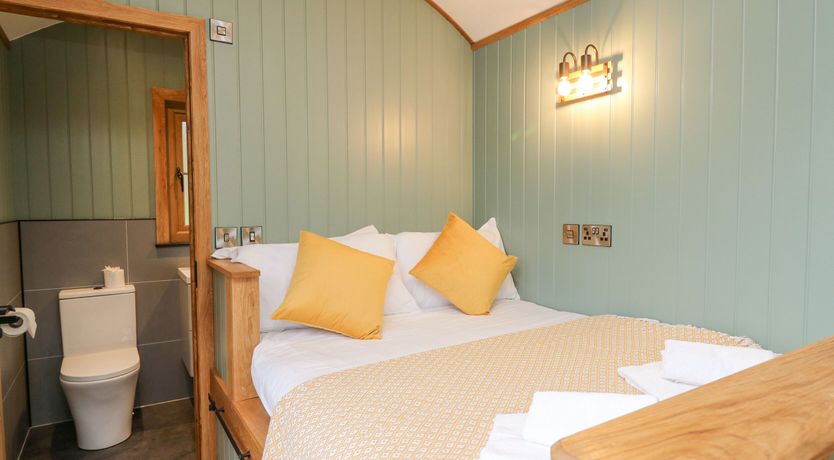 Photo of Dam View Shepherds Hut