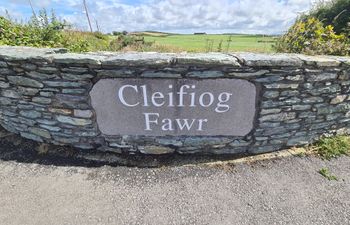 5 Cleifiog Fawr Holiday Home