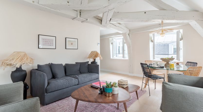 Photo of Parisian Kiss