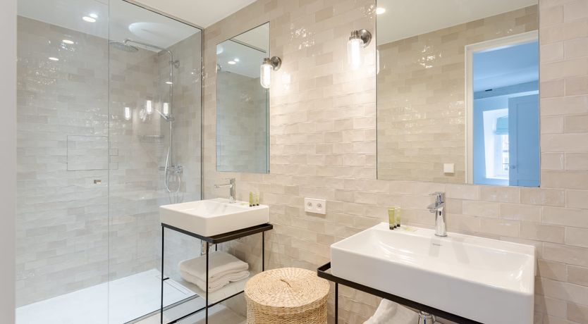 Photo of Parisian Kiss