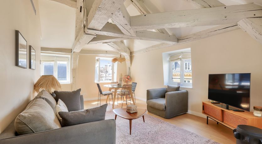 Photo of Parisian Kiss