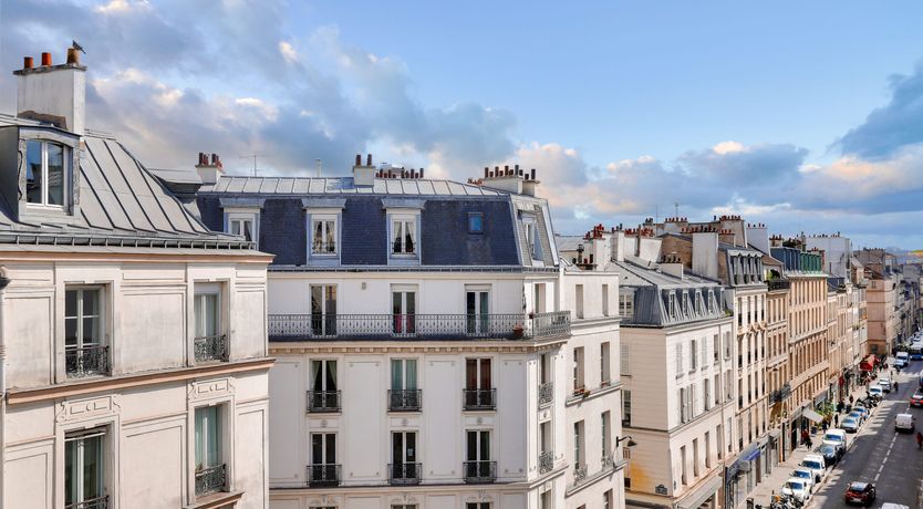 Photo of Parisian Kiss