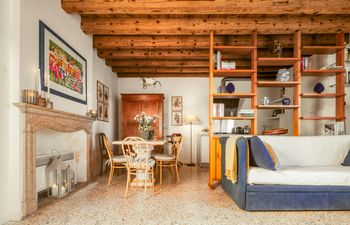 Venetian Blooms Holiday Home