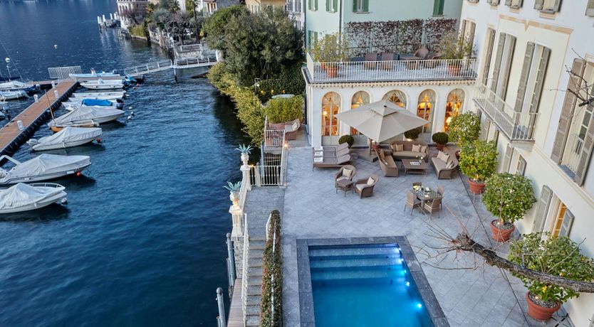 Photo of Como's Jewel