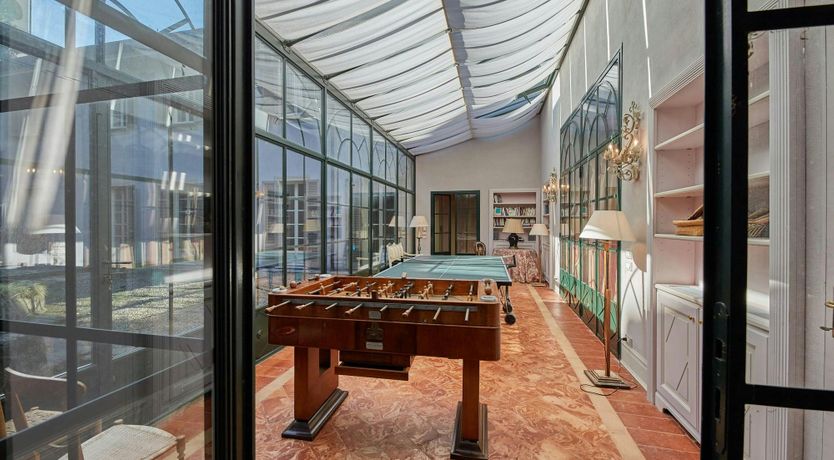 Photo of Como's Jewel