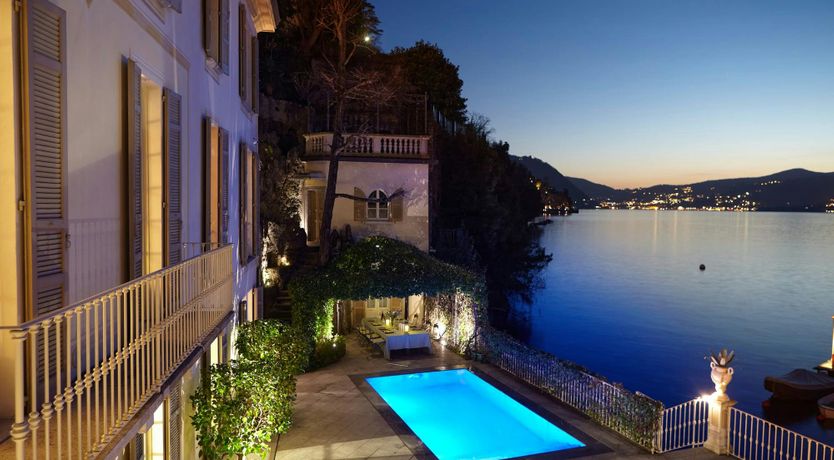 Photo of Como's Jewel