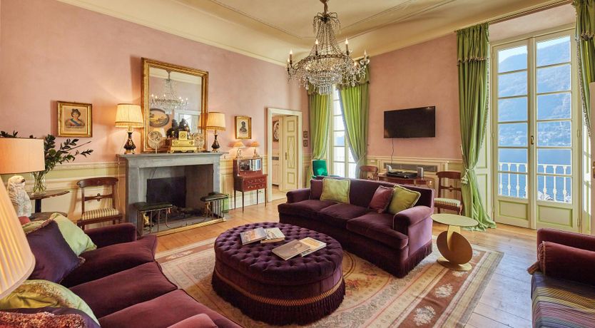 Photo of Como's Jewel