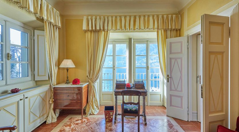 Photo of Como's Jewel