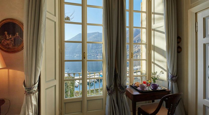 Photo of Como's Jewel