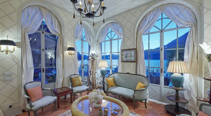 Photo of Como's Jewel