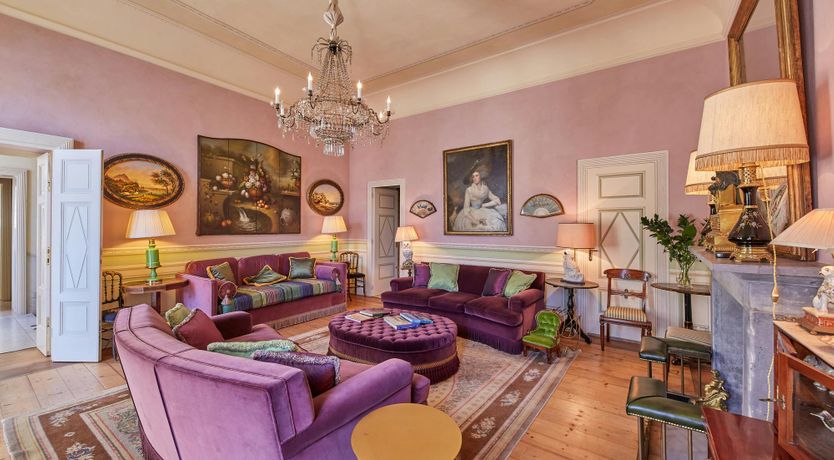 Photo of Como's Jewel