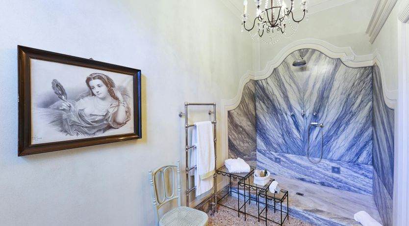 Photo of Como's Jewel