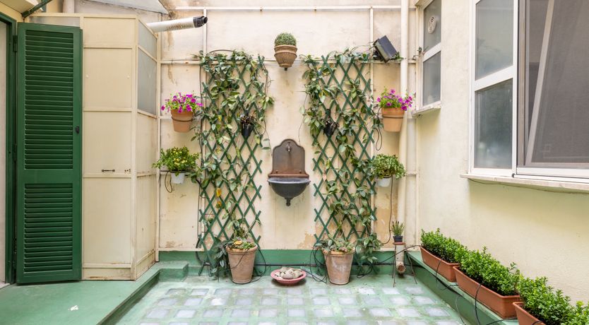 Photo of Roman Refrain