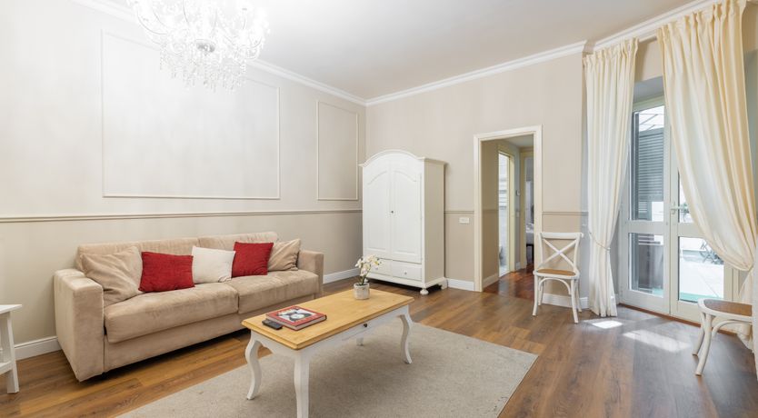 Photo of Roman Refrain