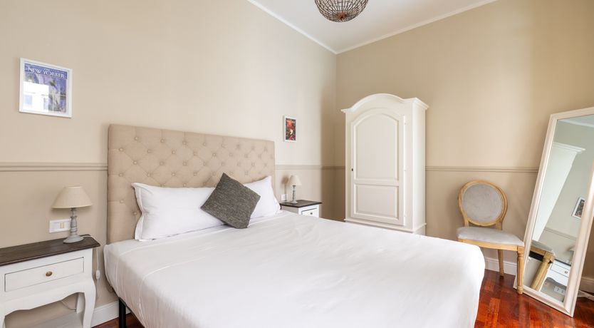 Photo of Roman Refrain