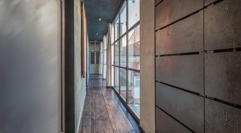 Photo of Roman Elegance