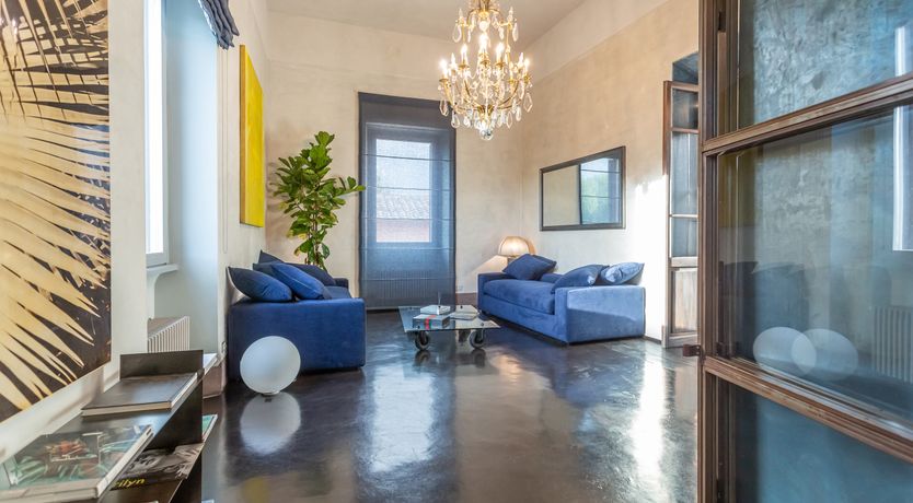 Photo of Roman Elegance