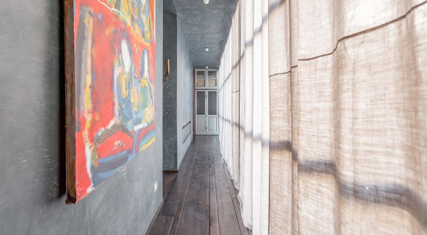 Photo of Roman Elegance