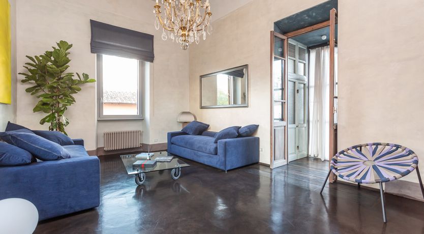 Photo of Roman Elegance