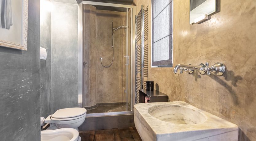 Photo of Roman Elegance