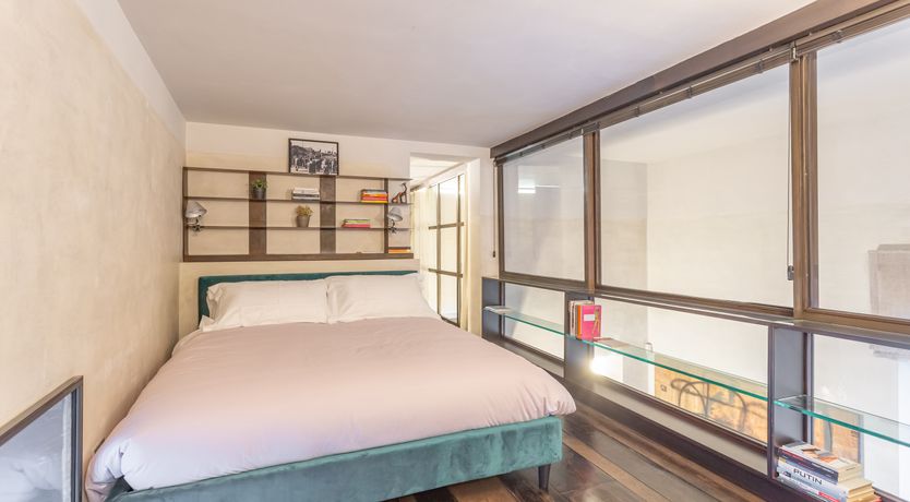 Photo of Roman Elegance