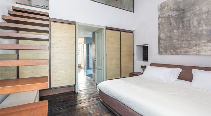 Photo of Roman Elegance