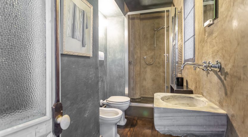 Photo of Roman Elegance